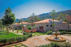 Mela Garden Retreat Cottage