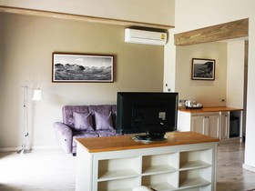 Mela Garden Retreat Cottage