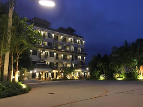 The Green Residence 304