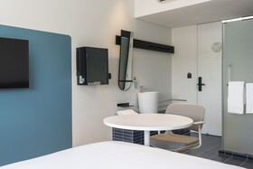 Go Hotel Bowin At Robinson Lifestyle Bowin