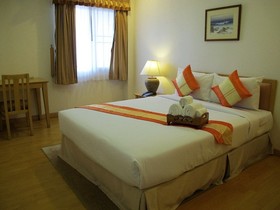 Green Life Service Apartment