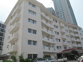 Green Life Service Apartment