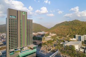 Holiday Inn & Suites Siracha Laemchabang