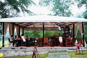 Khao Kheow Es-Ta-Te Camping Resort & Safari