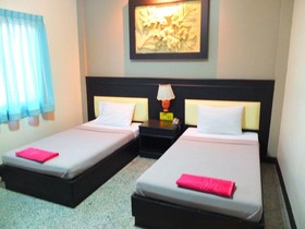 Picnic Sriracha Hotel