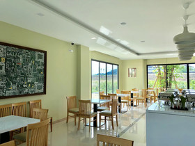 Porestva Hotel Sriracha