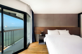 The Loft Seaside Sriracha