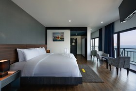 The Loft Seaside Sriracha
