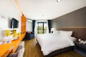 The Loft Seaside Sriracha