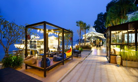 The Loft Seaside Sriracha