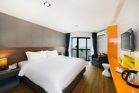 The Loft Seaside Sriracha