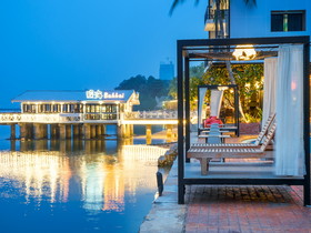 The Loft Seaside Sriracha