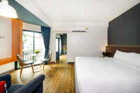 The Loft Seaside Sriracha