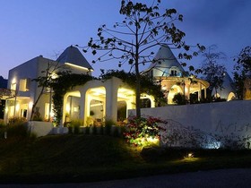 Aristo Chic Resort & Farm