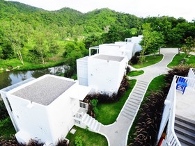 Aristo Chic Resort & Farm