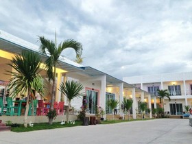 Baan Chom Jan Suan Phung