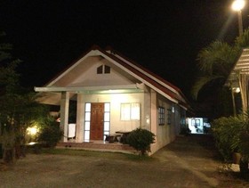 Baan Chom Jan Suan Phung