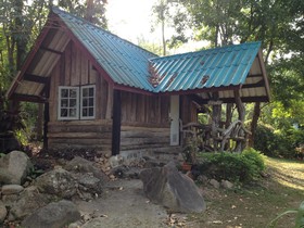 Baan Rai Rhim Tarn