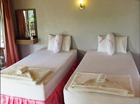 Lumphachi Lakehill Resort