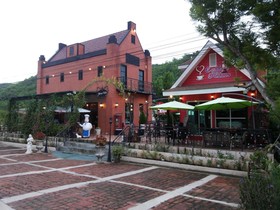 Stamp Hills Resort & Restaurant