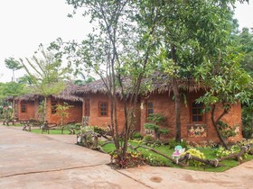 Baandin Rimnum Resort