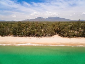 Mumsa Beach Resort & Restaurant