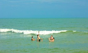 Mumsa Beach Resort & Restaurant