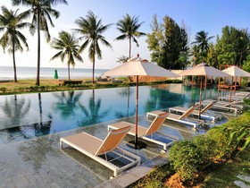 Tungtong Beach Villas