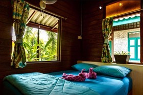 Pop Riverside Homestay