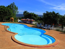 Im Poo Hill Resort