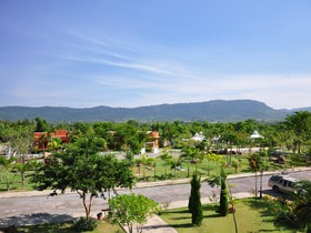 Im Poo Hill Resort