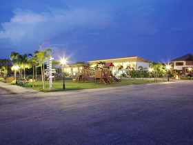 Im Poo Hill Resort