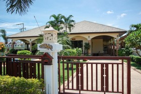 Ban Kitty Pool Villa Cha Am