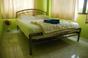 Blue Lagoon Guest House & Bar