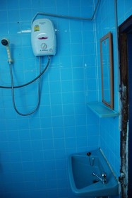 Blue Lagoon Guest House & Bar