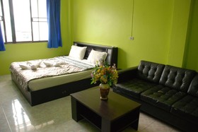 Blue Lagoon Guest House & Bar