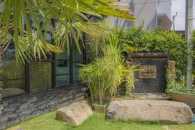Canal Happiness by Oyo Rooms