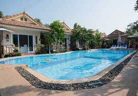 Charm Resort Cha-am