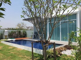 Chaum Haus Pool Villa