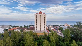 Golden Beach Cha Am Hotel