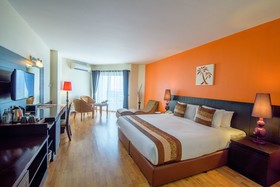 Golden Beach Cha Am Hotel