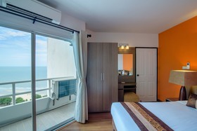 Golden Beach Cha Am Hotel