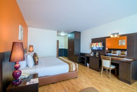 Golden Beach Cha Am Hotel