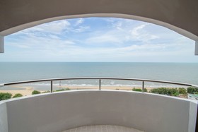 Golden Beach Cha Am Hotel