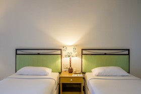 Golden Beach Cha Am Hotel