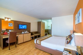 Golden Beach Cha Am Hotel