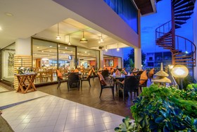 Golden Beach Cha Am Hotel