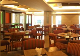 Long Beach Cha Am Resort