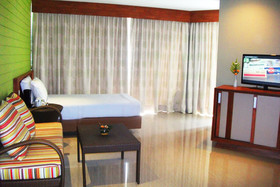 Long Beach Cha Am Resort