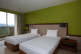 Long Beach Cha Am Resort